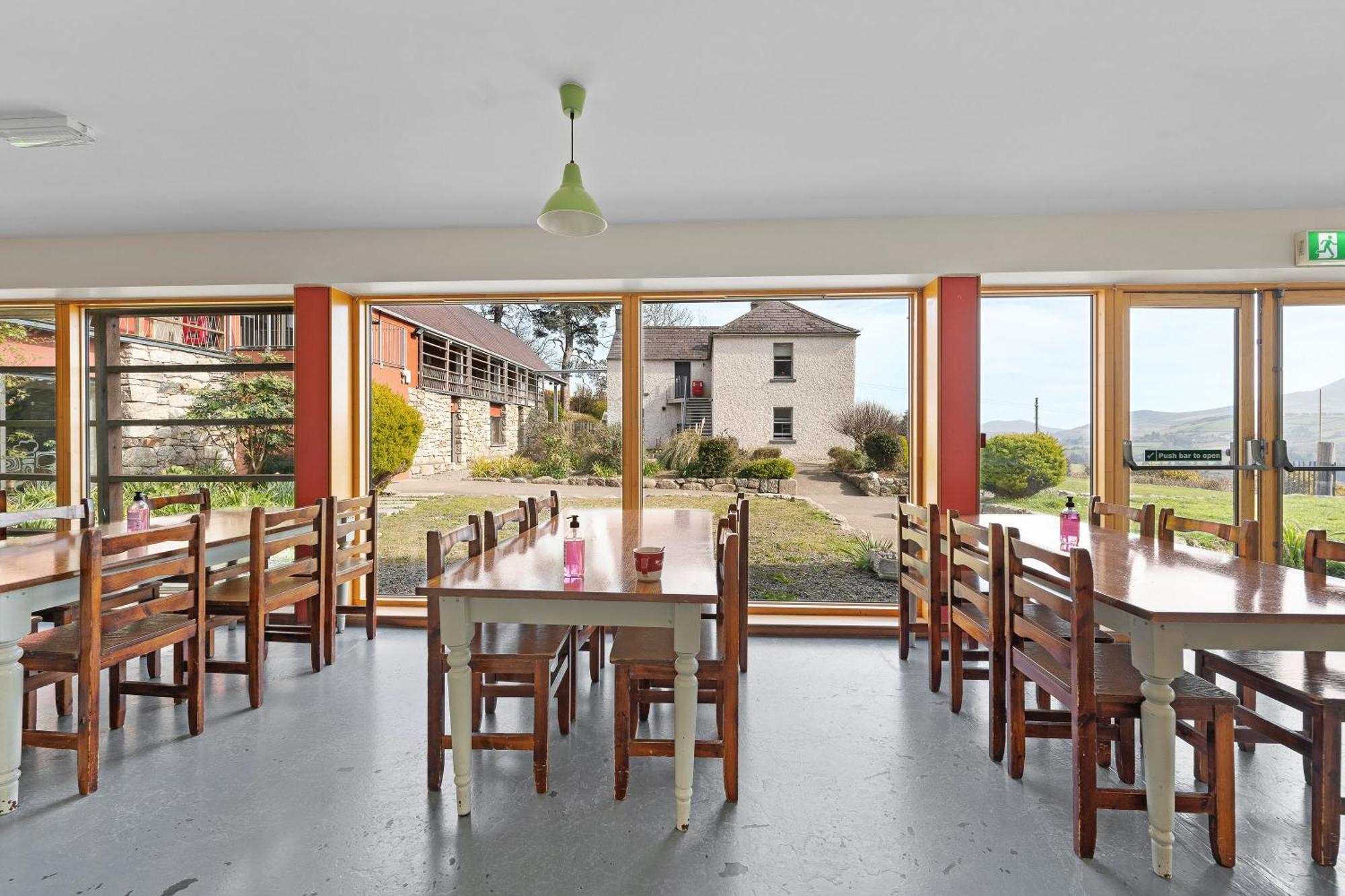 Knockree Hostel Эннискерри Экстерьер фото