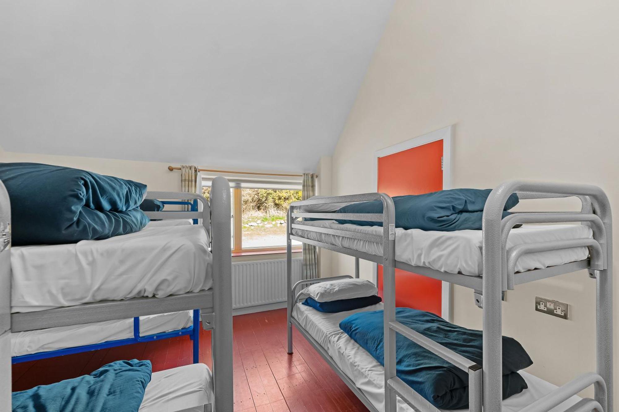 Knockree Hostel Эннискерри Экстерьер фото